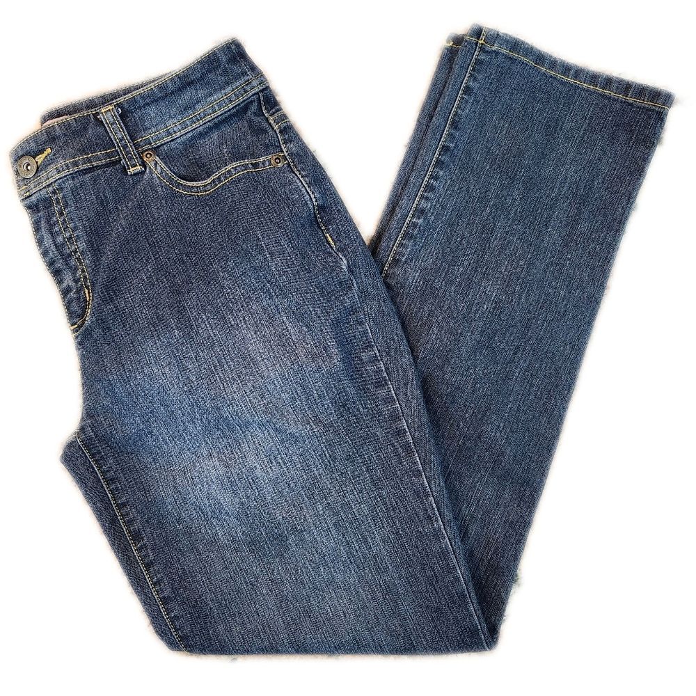 Chico's mid rise, medium blue wash, 76% cotton, straight leg jeans, sz 0 (US 4)